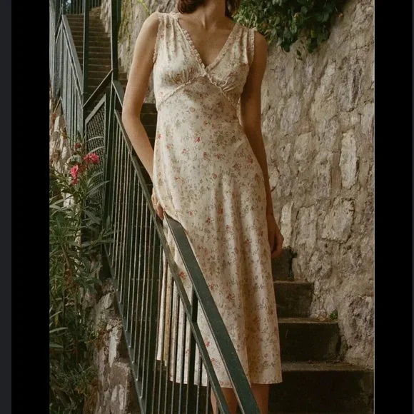 Doen Tahlia Midi Dress! - Picture 3 of 8